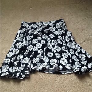 Skater circle skirt